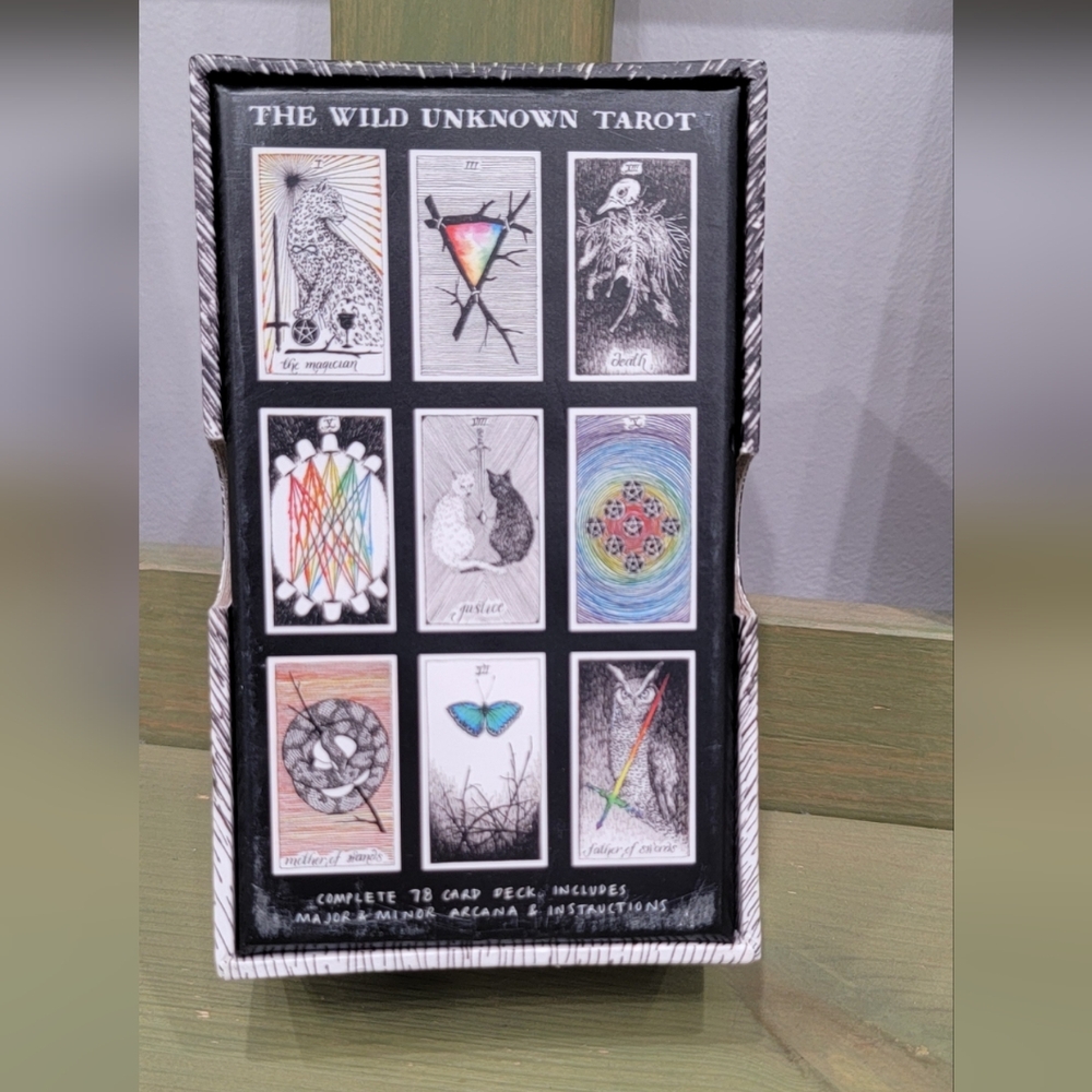 The Wild Unknown Tarot Deck and Guidebook, 1st Edition - Picture 3 of 8